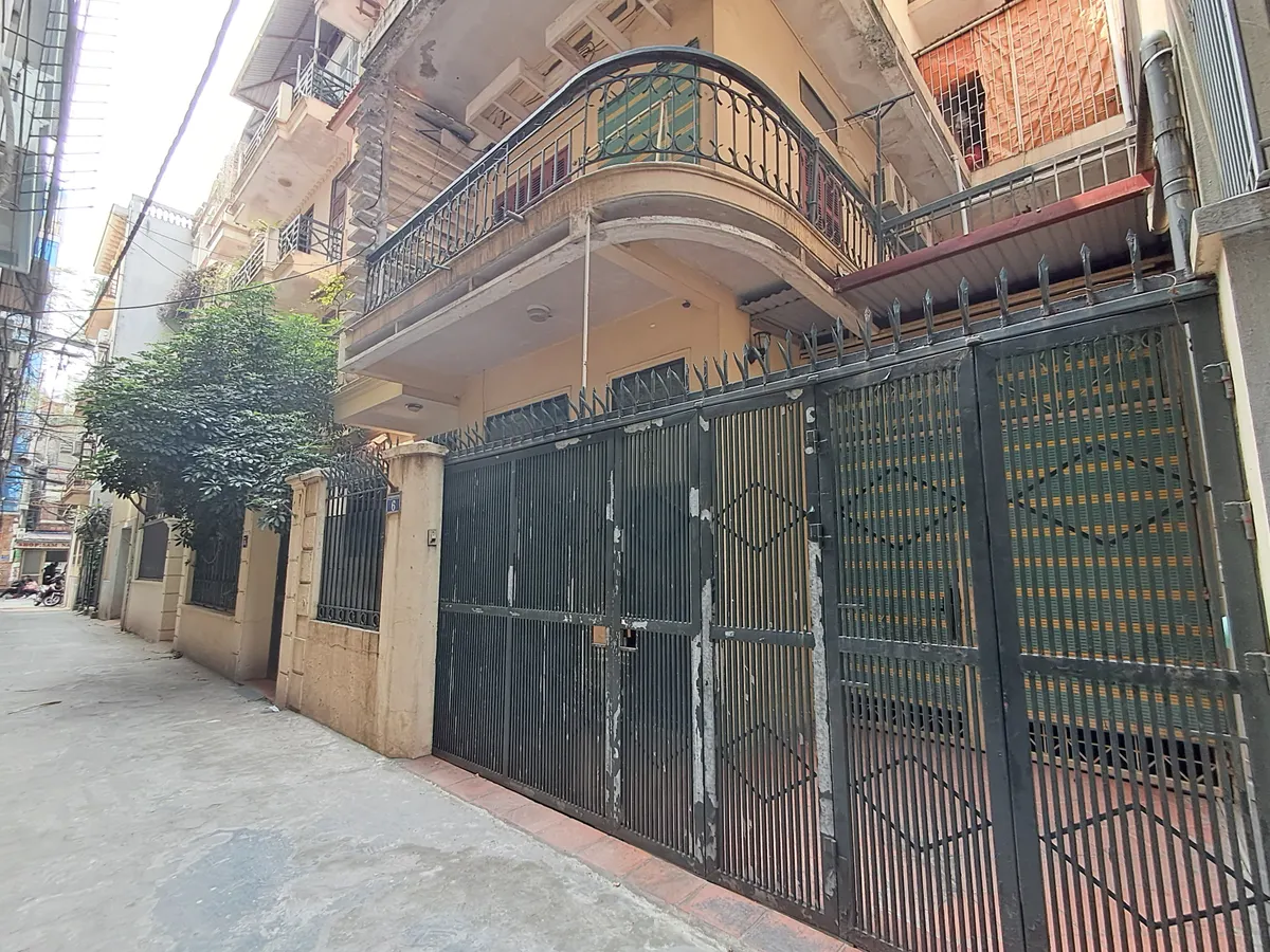 Bán Nhà 2 Mặt Ngõ Hoàng Quốc Việt. Cầu Giấy. Ô Tô. DT 54m2. MT 4m. 5 Tầng. Giá 21.8 Tỷ.