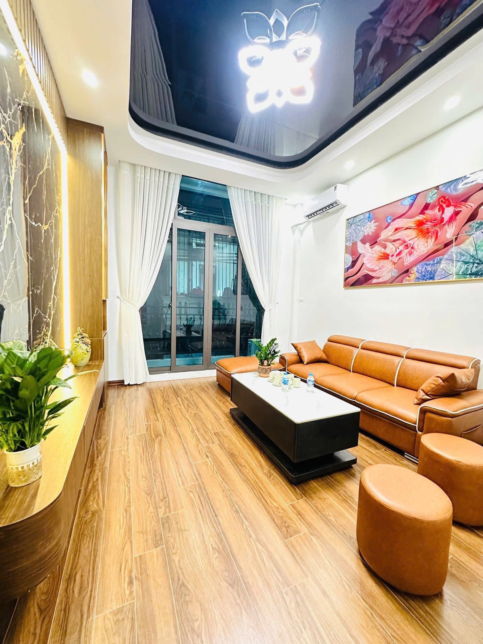 BÁN NHÀ HOÀNG VĂN THÁI – PHÂN LÔ QUÂN ĐỘI – 6 TẦNG THANG MÁY – CÁCH Ô TÔ 10M – NHÀ ĐẸP MỚI HOÀN THIỆN – GẦN ROYAL CITY