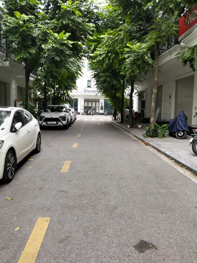 Liền kề Luxury Kiến Hưng – 67m², vỉa hè, thang máy, thông sàn kinh doanh, sổ đỏ