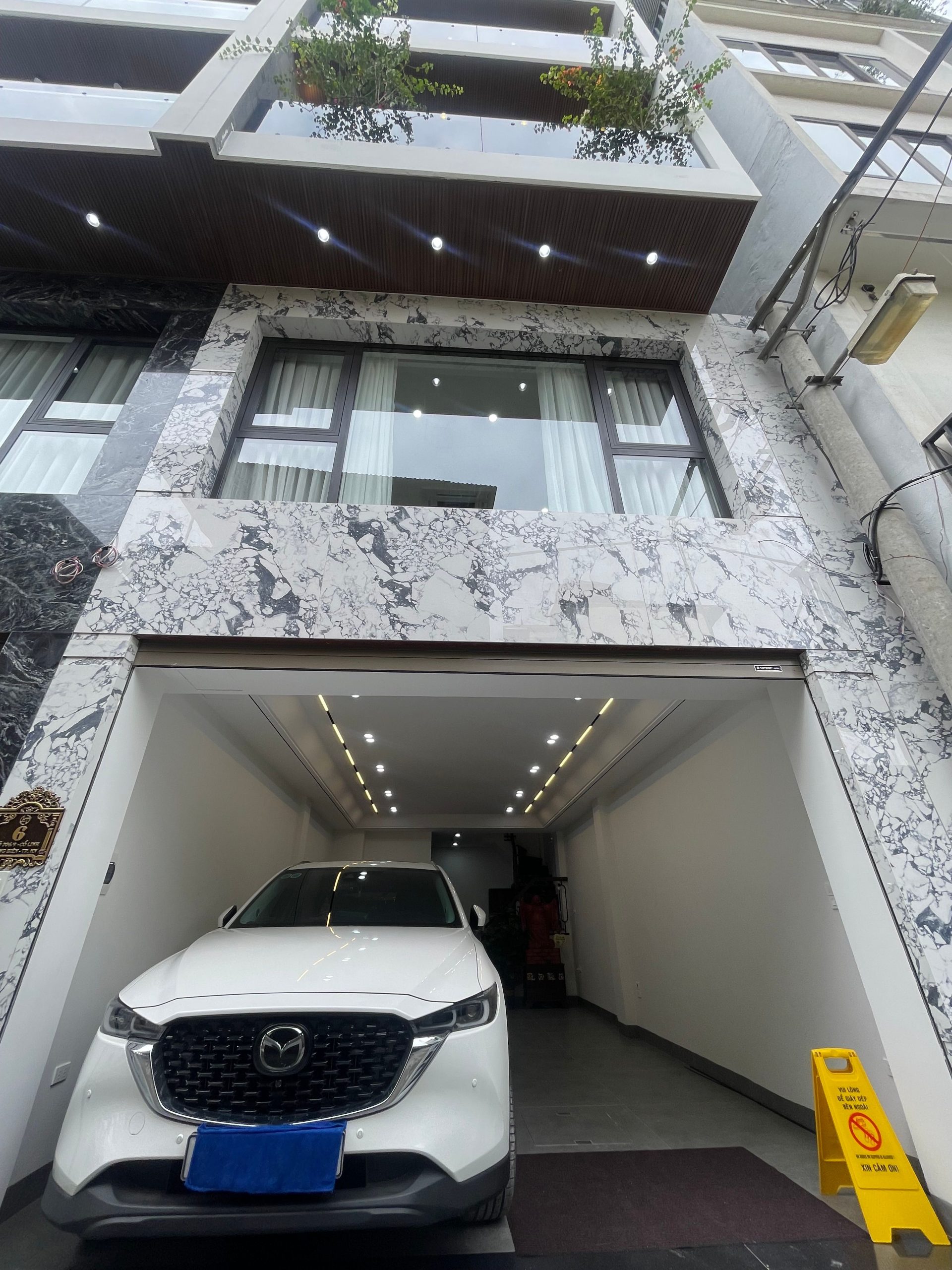 BÁN NHÀ CỔ LINH – 55M² – 8 TẦNG THANG MÁY – MẶT TIỀN 5M – GARA 2 Ô TÔ – ĐỐI DIỆN AEON MALL