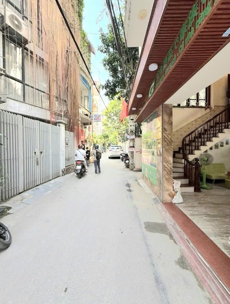 Vị trí vàng, bán nhà Đào Tấn Linh Lang 110m xây CHDV, giá 26 tỷ