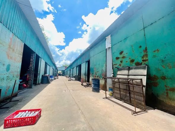 Bán nhà măt tiền 32x130m giá 22,5 tỷ Đường Nhuận Đức