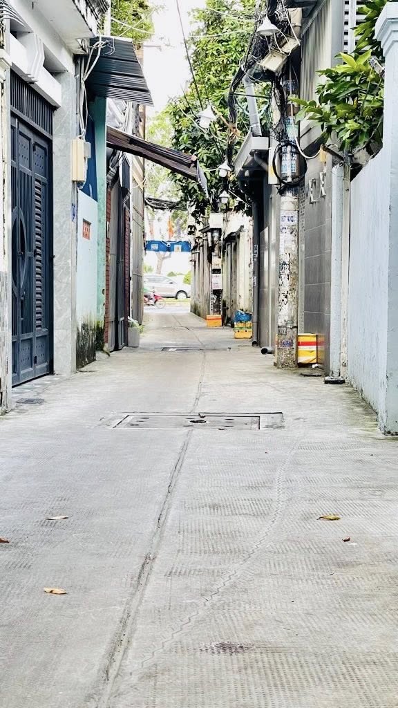 GIÁP TÂN BÌNH – 5 PHÚT GA T3 – HẺM THÔNG THOÁNG – NHÀ ĐẸP 2 TẦNG CHỈ 4.X TỶ