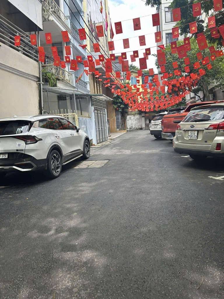 Rẻ nhất khu vực, bán nhà Đội Cấn ô tô vào nhà, 68m chỉ 17 tỷ