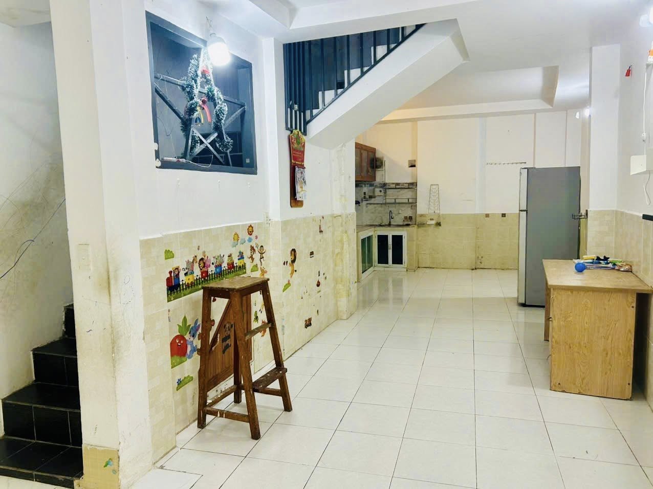 NHÀ CHO THUÊ CÁCH MẠNG – HẺM XE HƠI – 80M – 2 TẦNG – FULL TIỆN NGHI