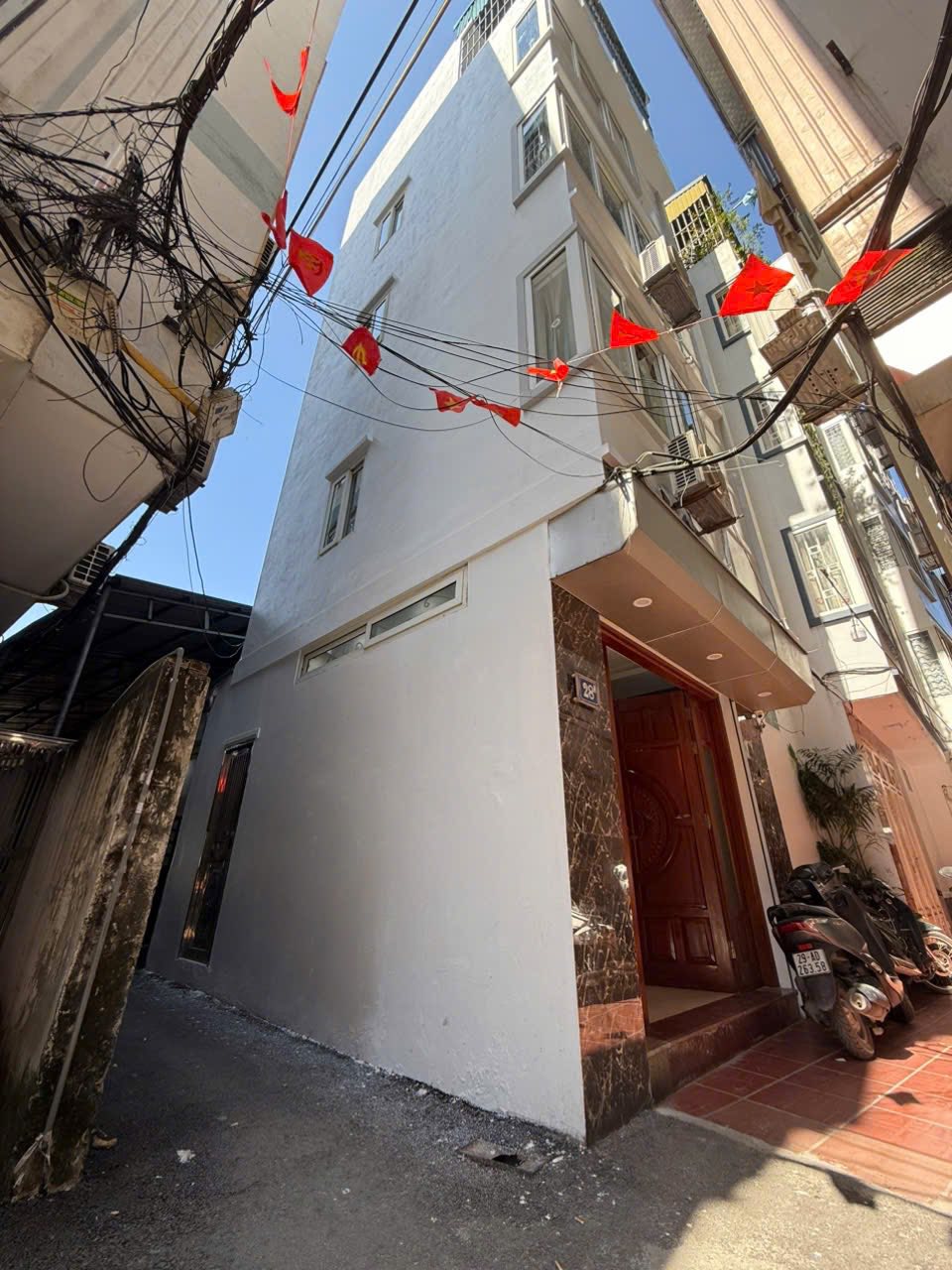 LÔ GÓC, Ô TÔ ĐỖ CỬA, NHÀ MỚI ĐẸP PHỐ THỊNH LIỆT, Ở SƯỚNG