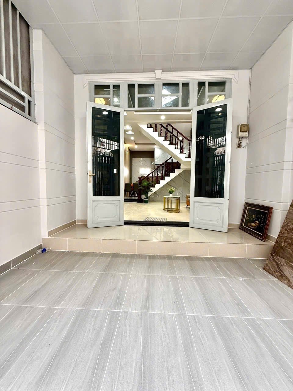 NHÀ 2 TẦNG MỚI ĐẸP 56 M2, KHU SẦM UẤT. HẺM XE HƠI MỘT TRỤC THẲNG ĐƯỜNG THỚI AN 13, PHƯỜNG THỚI AN, QUẬN 12.