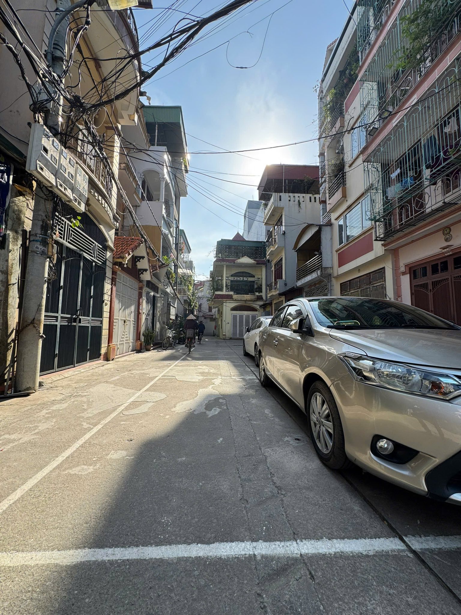 NHÀ LÔ GÓC DÂN XÂY NGỌC THỤY 52M2, MẶT TIỀN 4M, Ô TÔ TRÁNH DỪNG ĐỖ - 12.X TỶ