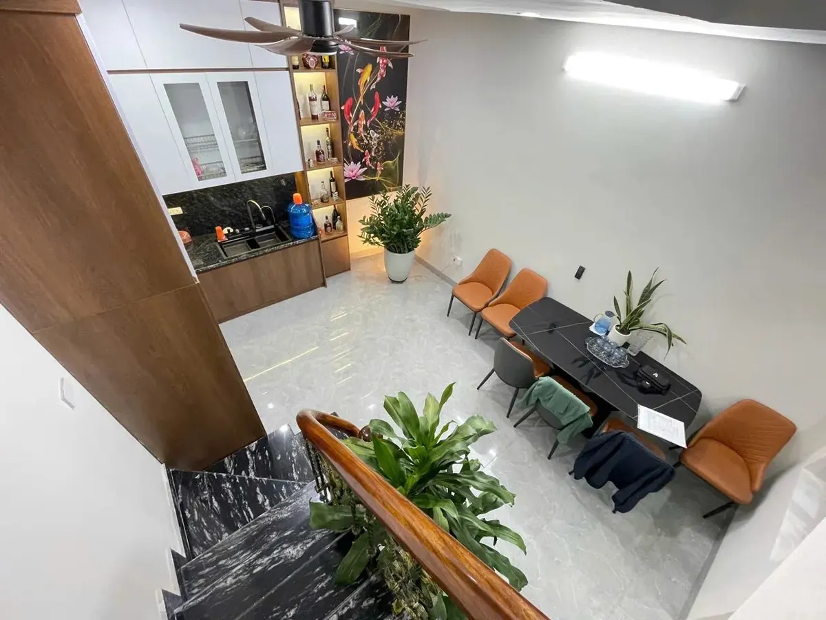 Bán Nhà Khâm Thiên. Đống Đa. DT 42m2. MT 4m. 4 Tầng. Giá 8.65 Tỷ