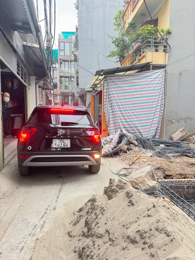 BÁN NHÀ MỚI FULL NỘI THẤT Ô TÔ ĐỖ CỬA Phố Trạm 50m2 X 6 Tầng12.8 Tỷ Long Biên Hà Nội.