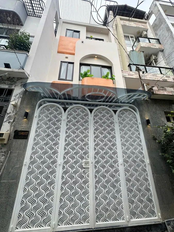 SIÊU PHẨM MỚI TINH - CHỦ TẶNG FULL NỘI THẤT - HẺM XE HƠI GÒ VẤP - 2 MẶT THOÁNG TRƯỚC SAU - DT 50M2 (4.1M x 12.5M) - NHÀ 3 TẦNG BTCT HOÀN CÔNG ĐỦ - 5.95 TỶ.