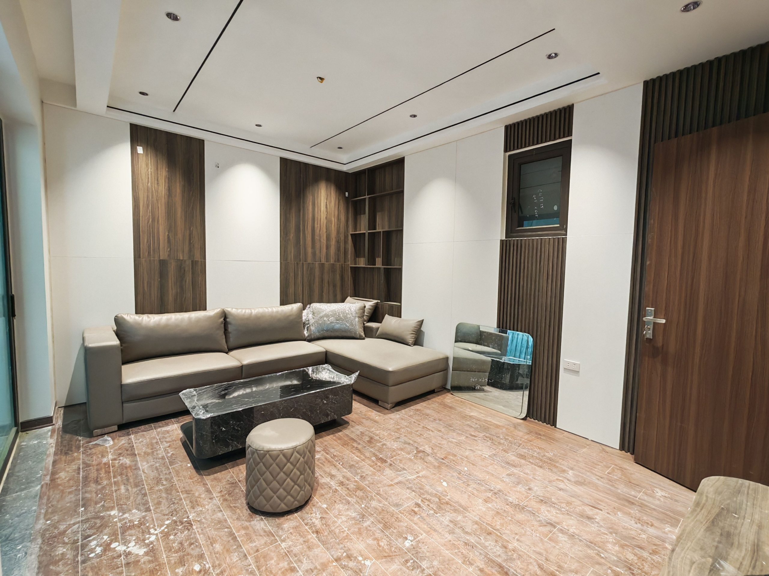 Cổ Linh – NHÀ MỚI XÂY 5 TẦNG – MẶT TIỀN RỘNG 7.4M – Ở NGAY, FULL NỘI THẤT