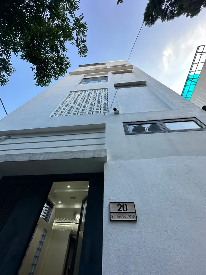 NHÀ MƠI- ĐẸP- FULL NỘI THẤT Phố Trạm 40m2 X 5 Tầng 10.85 Tỷ Long Biên Hà Nội.