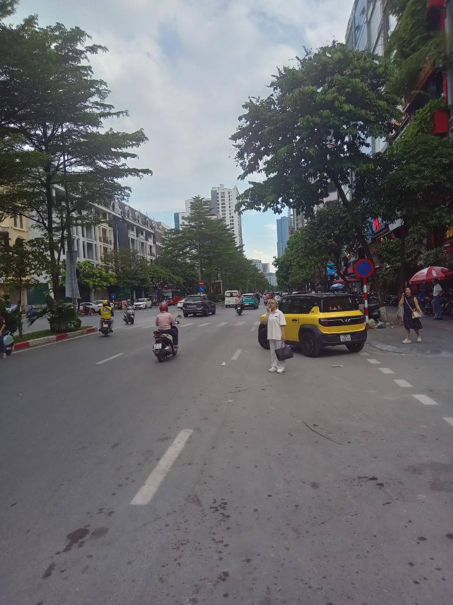 TÒA OFICE, PHỐ TRẦN THÁI TÔNG, CẦU GIẤY-VỈA HÈ-KD-Ô TÔ: 125M X9T, MT 8,5M, GIÁ 89,9 TỶ