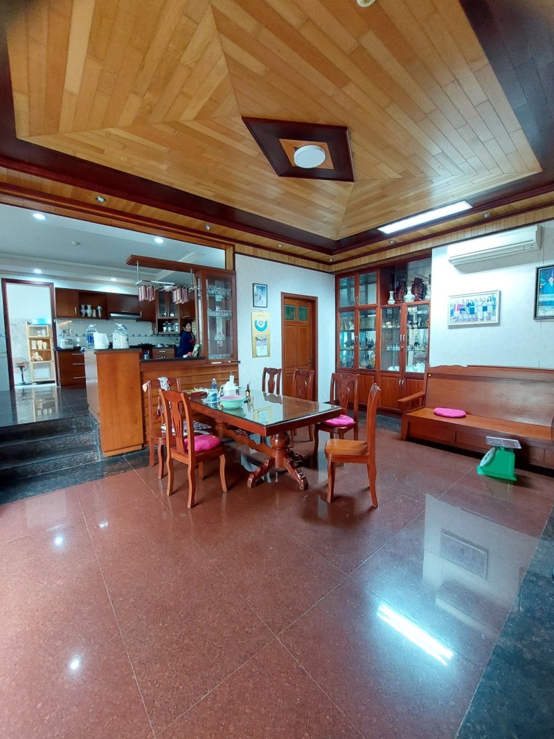 BIỆT PHỦ CHÂU ÂU – ĐẤT 461M² – NỘI THẤT GỖ SANG TRỌNG – 2 MẶT TIỀN ĐƯỜNG