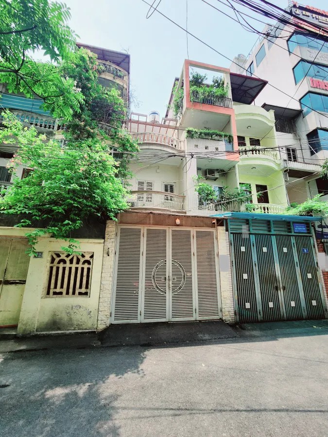 [811] SIÊU PHẨM CẦU GIẤY! NHÀ VIP 70M, PHÂN LÔ Ô TÔ TRÁNH, 2 THOÁNG TRƯỚC SAU, Ô CHỜ THANG MÁY!