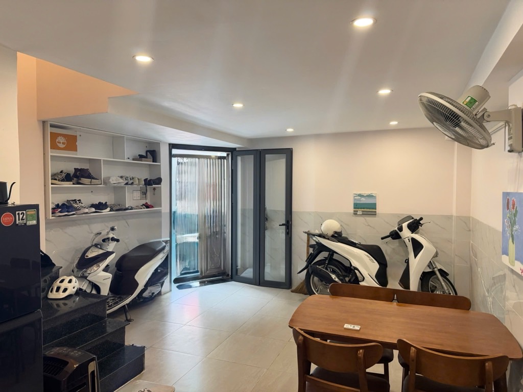 KHU VIP NAM KỲ KHỞI NGHĨA Q3 28M2 (4.4X7) 3TẦNG 2PN 2WC - 4.6 TỶ