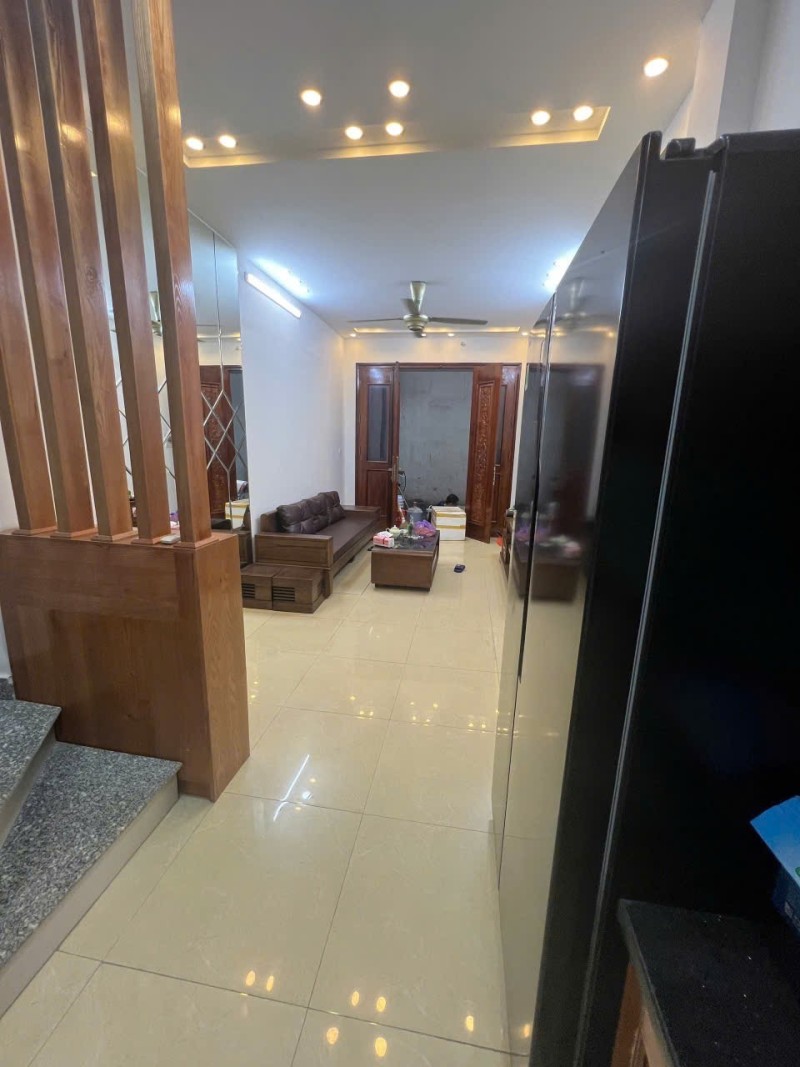 TRUNG TÂM NGỌC LÂM – NHÀ ĐẸP 4 TẦNG – Ô TÔ ĐỖ CỬA – FULL NỘI THẤT CƠ BẢN - 8.45 TỶ– Ở NGAY!