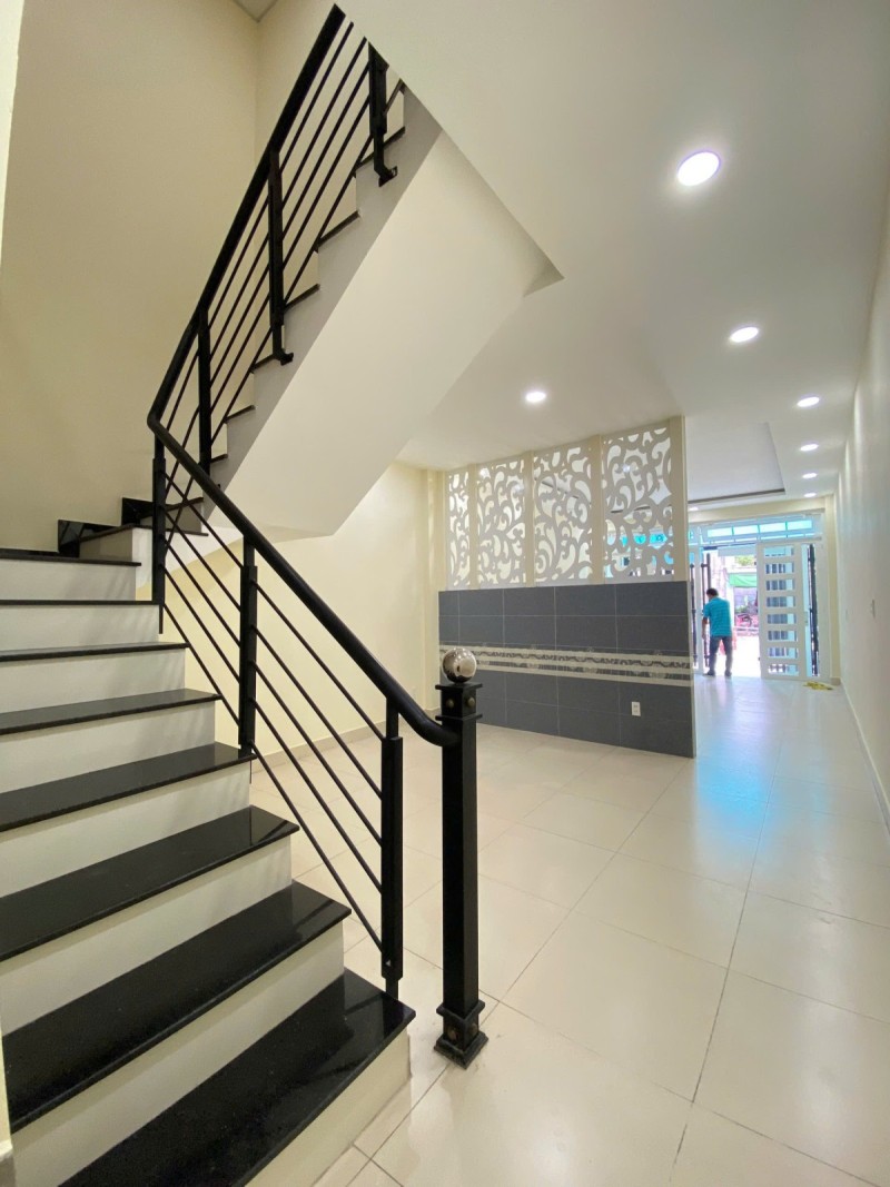 Bán nhà đườngTây Hòa, Phước Long A, Q9, TP HCM. DT 65m2, 2 tầng, 2PN, SH, giá 6.4 tỷ.