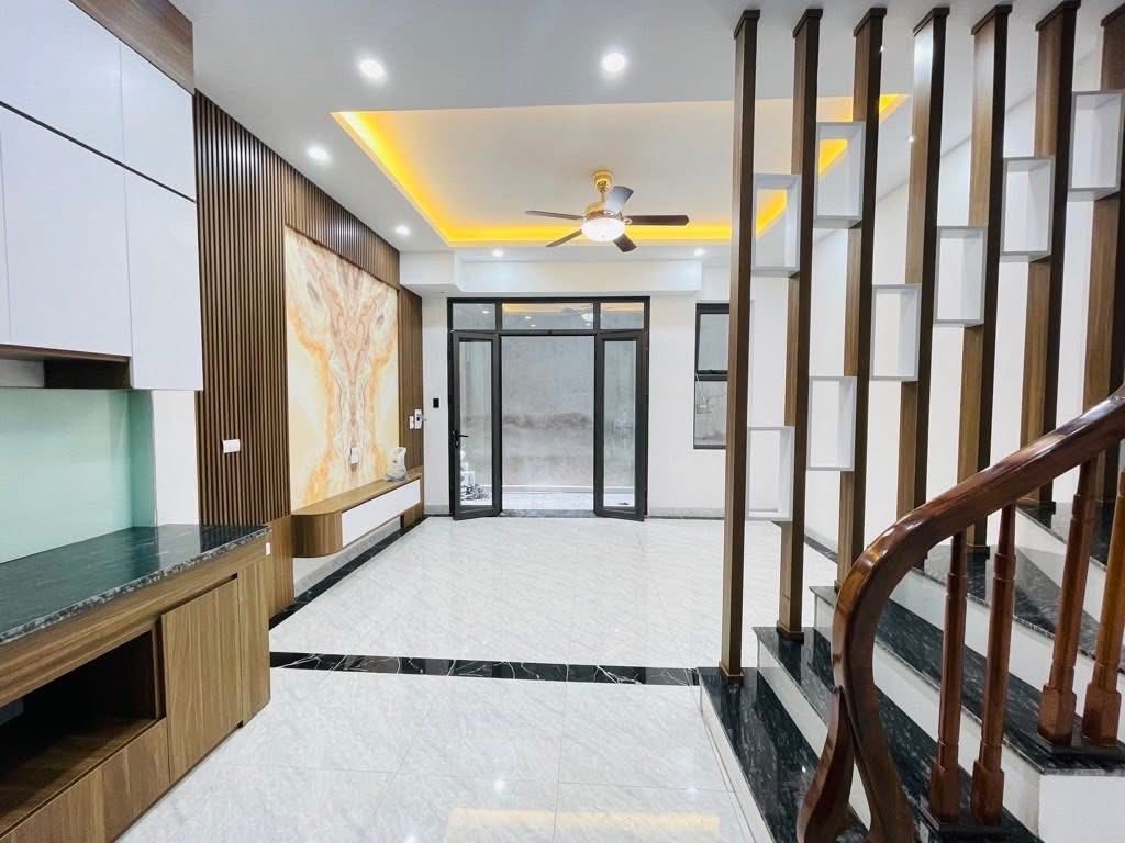 BÁN NHÀ PHÂN LÔ HOÀNG VĂN THÁI – LÔ GÓC – GARA 2 Ô TÔ –TẦNG THANG MÁY – GẦN NGÃ TƯ SỞ