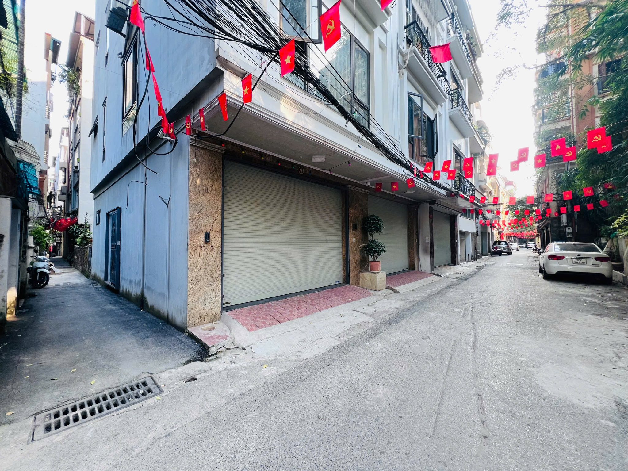 DUY NHẤT, MẢNH ĐẤT NGÕ 89, LẠC LONG QUÂN, CẦU GIẤY: 90M, MT 9,2M, GIÁ 23,85 TỶ.