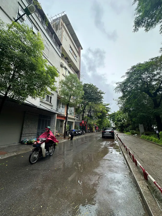 [239] BÁN NHÀ TRẦN QUANG DIỆU, TT ĐỐNG ĐA, NHÀ DÂN XÂY - KHU CÁN BỘ CÔNG AN QUẬN ĐỐNG ĐA - Ô TÔ CÁCH NHÀ 5M . GIÁ 12.8 TỶ