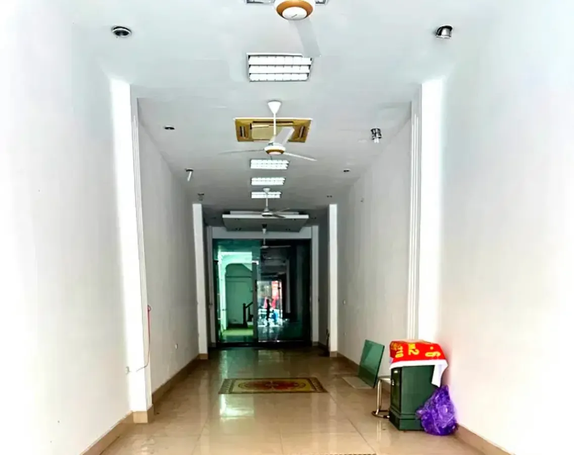 Bán Nhà Mặt Phố Tôn Đức Thắng. Đống Đa. Thang Máy. Ô Tô. Vỉa Hè. DT 105m2. Giá 49.8 Tỷ