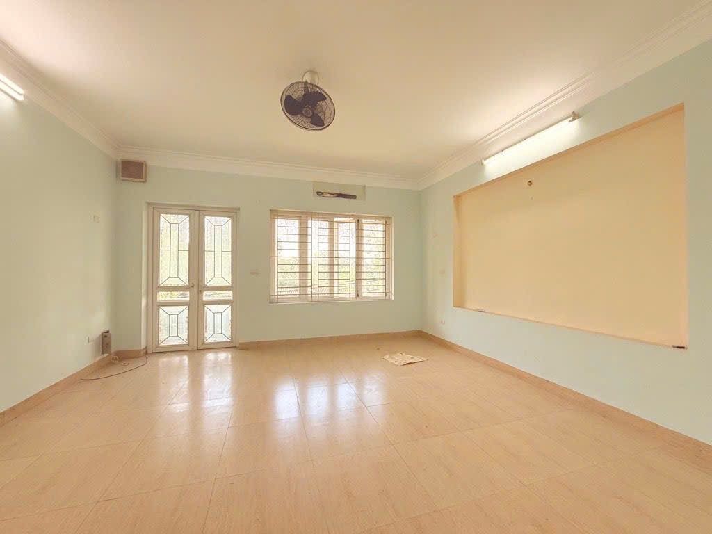 BÁN NHÀ NGỌC THỤY 94m² – 5 TẦNG – MẶT TIỀN 5.5m – Ô TÔ VÀO NHÀ –