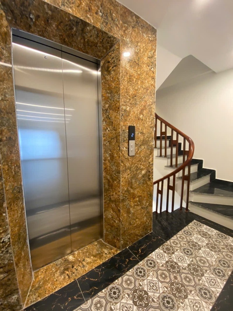 BÁN NHÀ MẶT PHỐ NGỌC TRÌ – 47m² – 7 TẦNG THANG MÁY – FULL NỘI THẤT – Ô TÔ VÀO NHÀ – GIÁ 13.2 TỶ