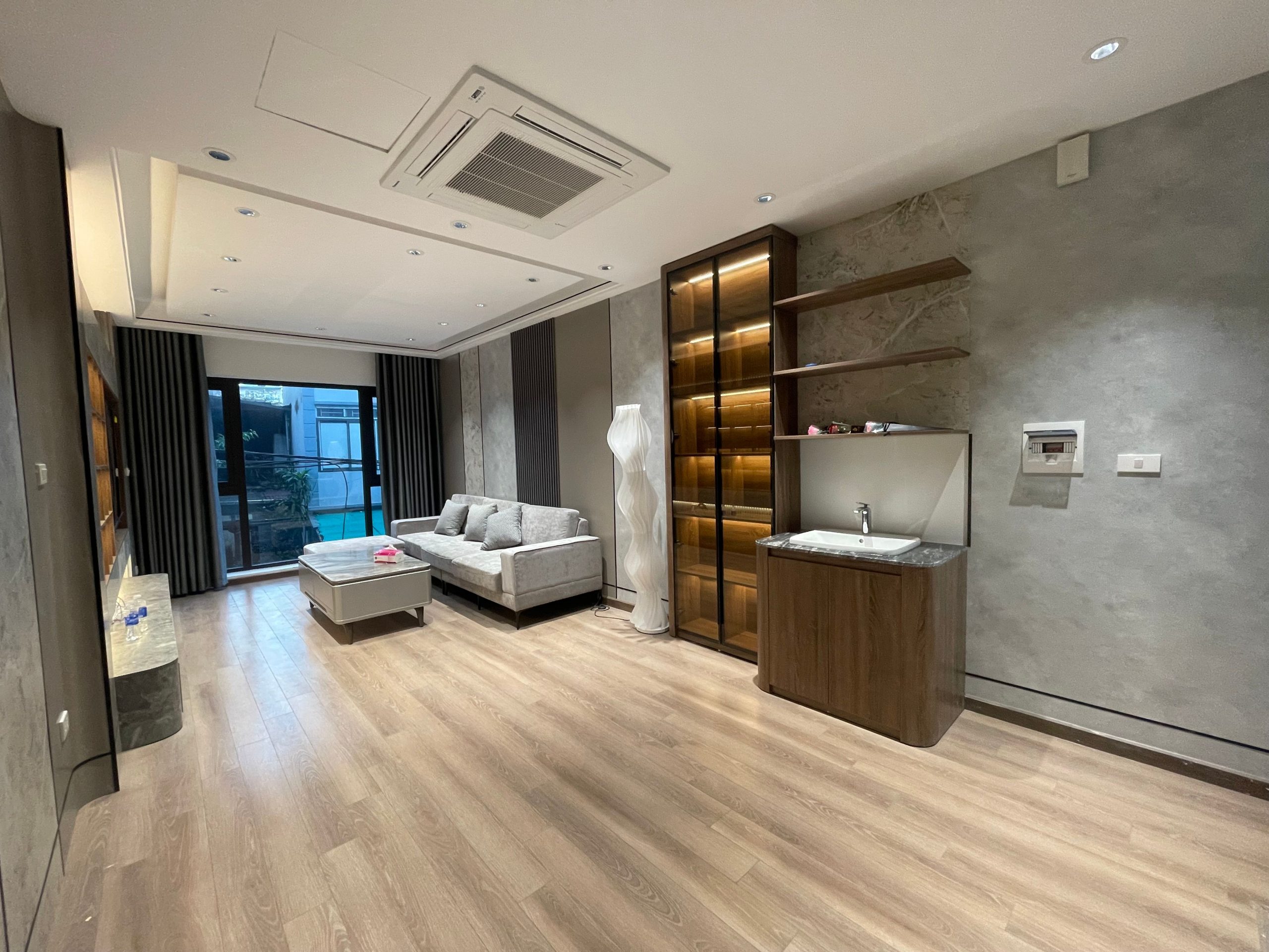 Bán nhà Ngọc Thụy – 35m², 7 tầng, thang máy, gara ô tô, full nội thất