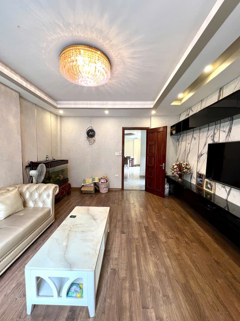 Bán nhà phố Hoàng Văn Thái – lô góc, gara ô tô, 60m², 5 tầng đẹp, sổ đỏ chính chủ, giá 18.3 tỷ
