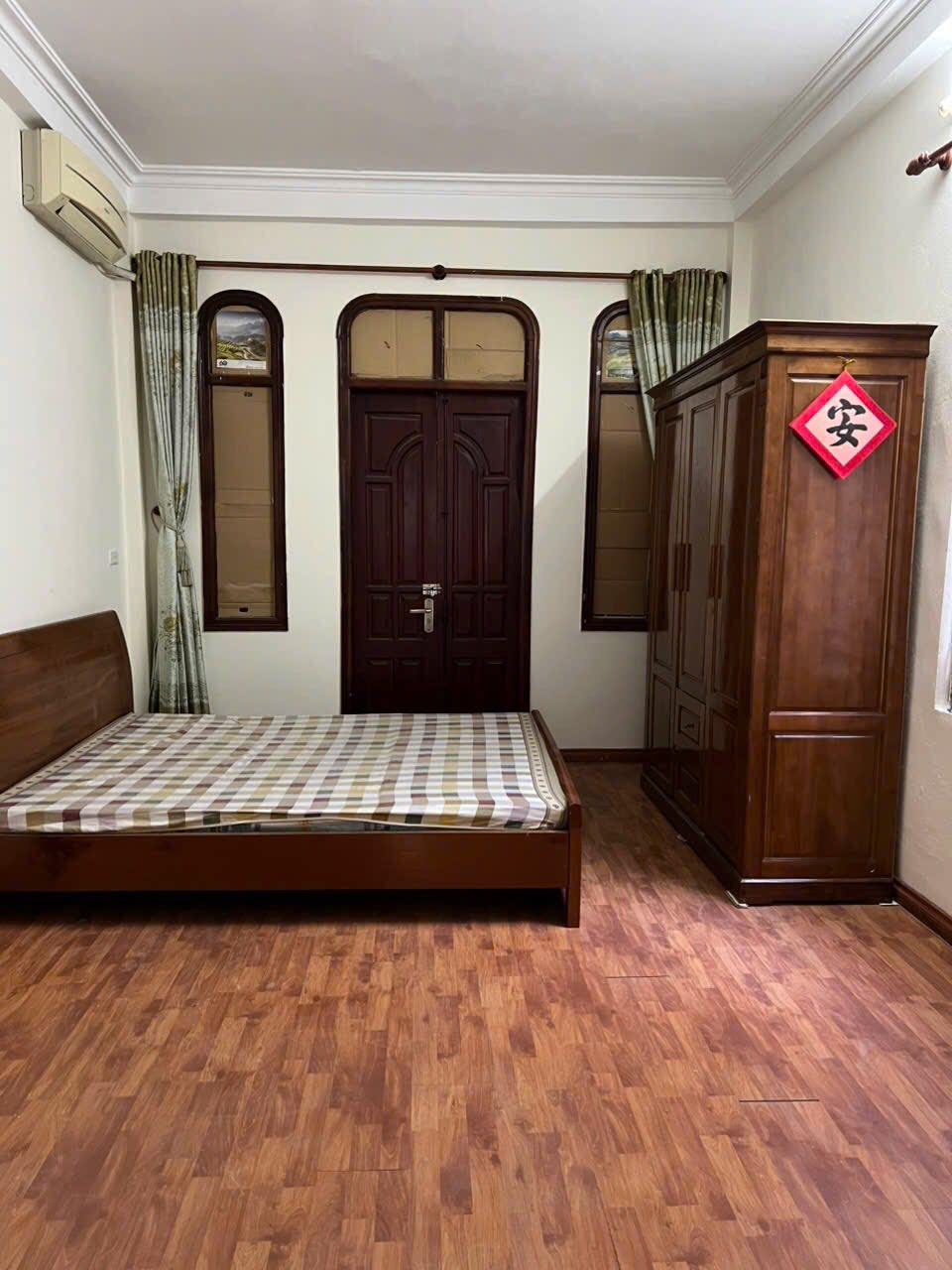 Cho thuê nhà ngõ 129 Tam Trinh, 35m² x 4 tầng, gồm 2 phòng ngủ, 3 vệ sinh, 9 triệu/tháng.