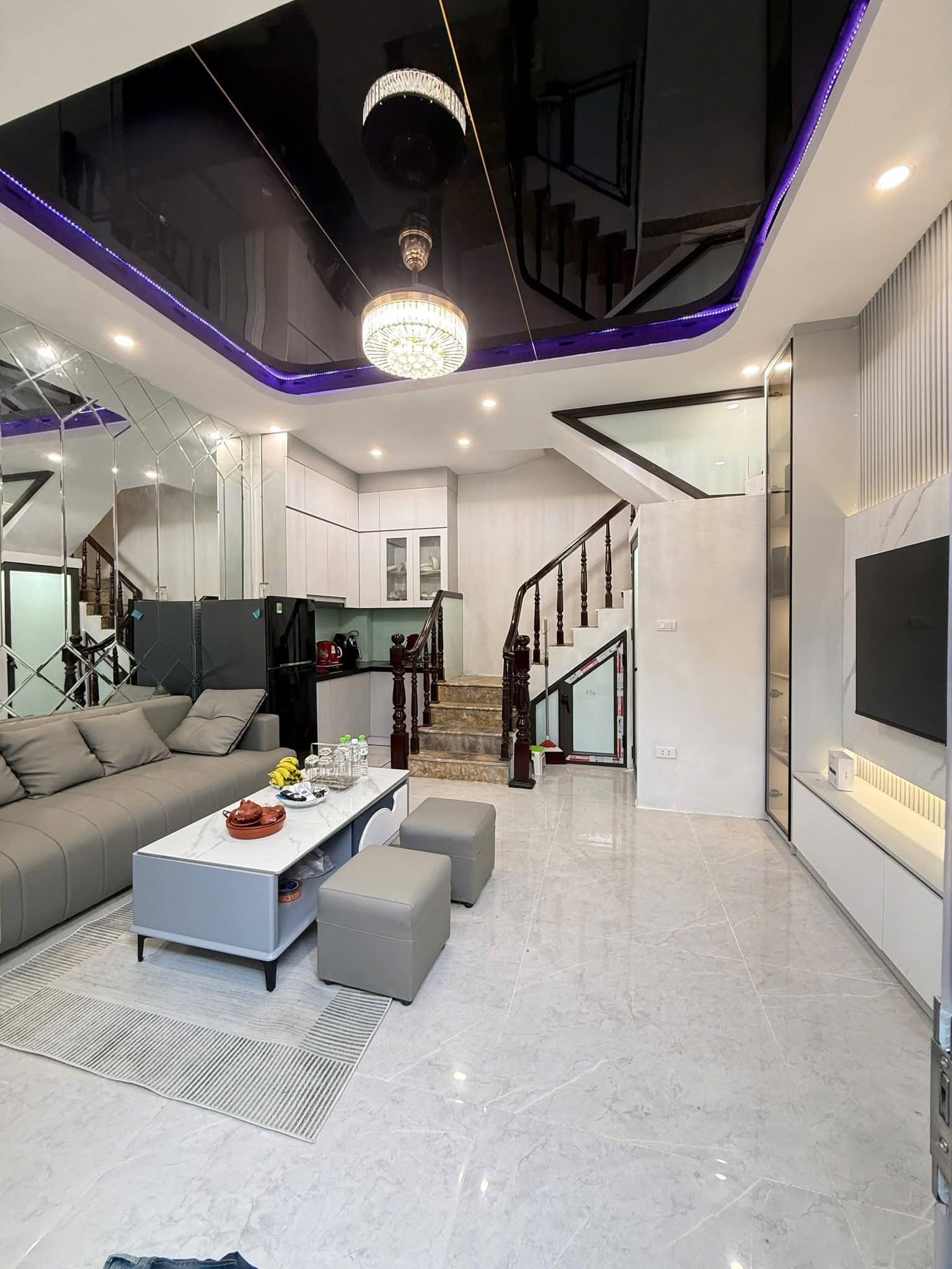 Chính chủ cần bán nhà Phúc Lợi, ngay cạnh Vinhomes Riverside.