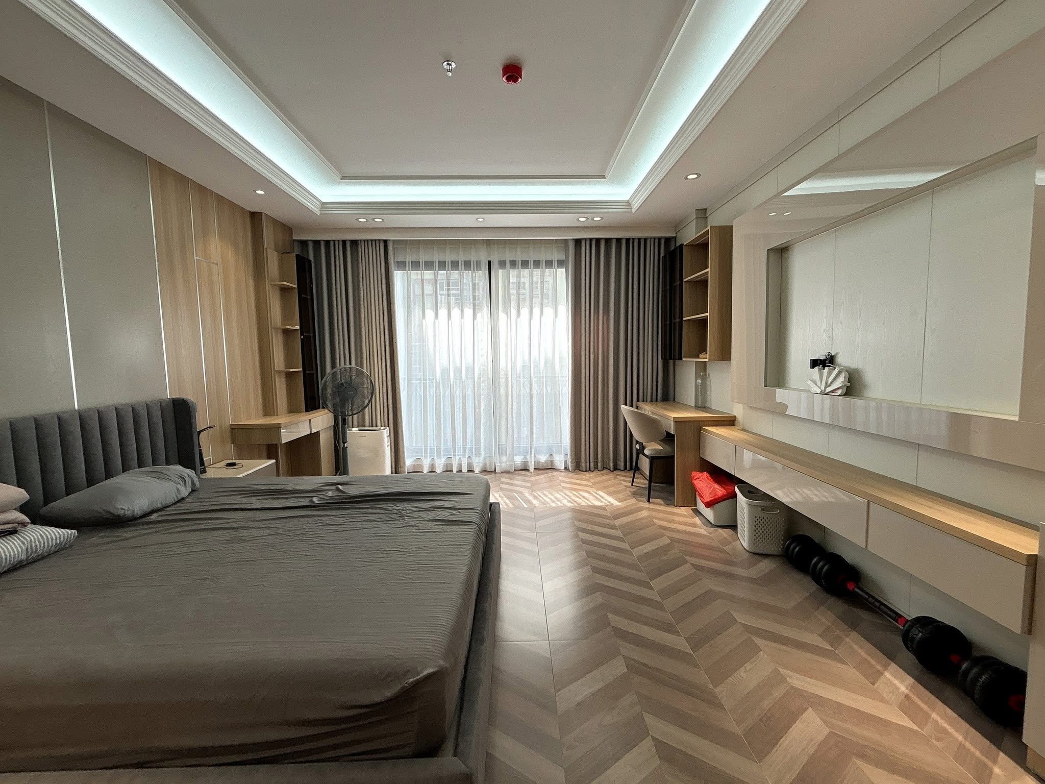 Chỉ 28 tỷ sở hữu nhà DT 90m, Lô góc, Ô tô tránh, Kinh doanh đỉnh Phố Trần Duy Hưng.