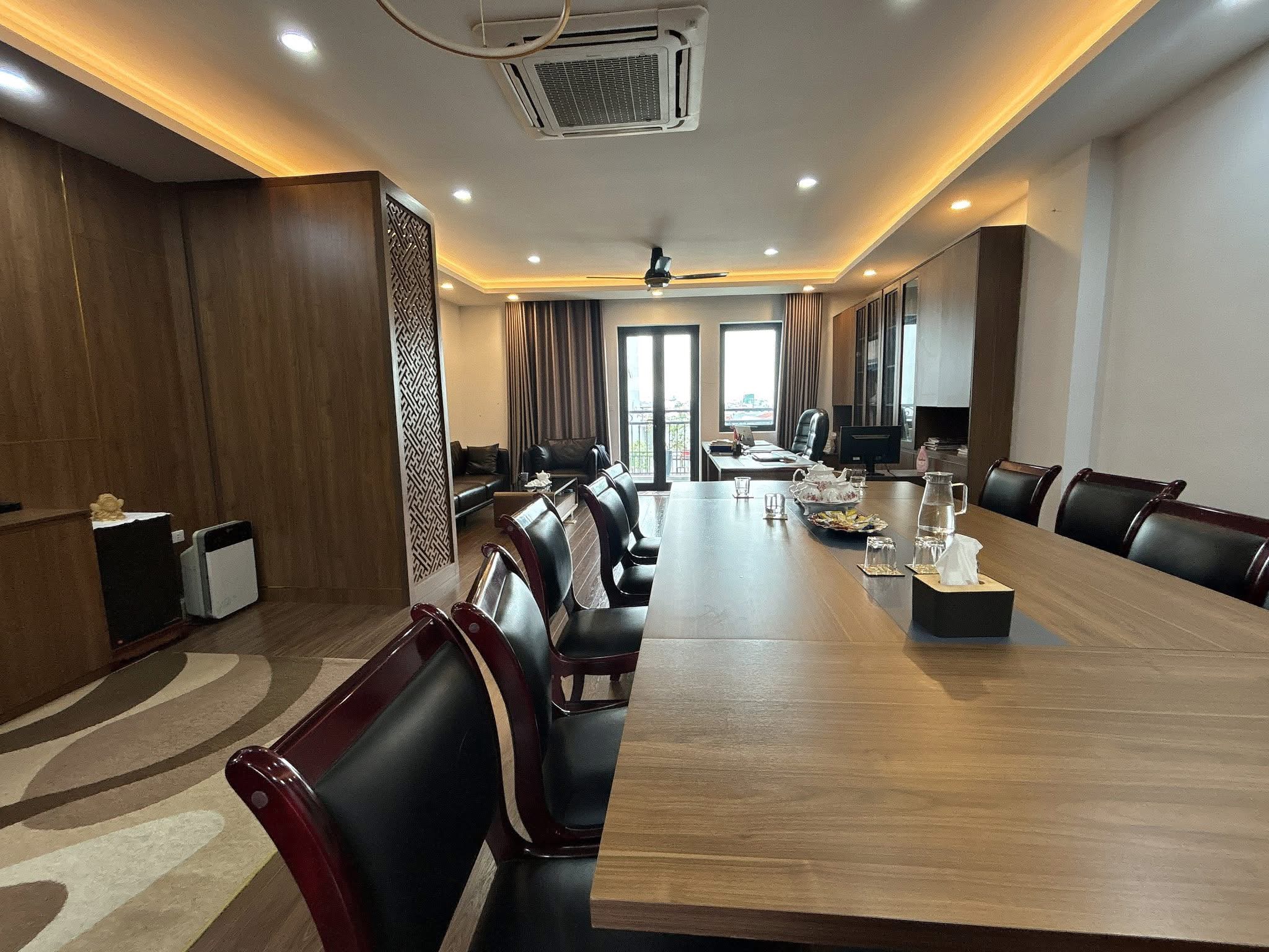 NHÀ PHÂN LÔ, NỞ HẬU, NGÕ THÔNG, Ô TÔ TRÁNH, VỈA HÈ, KINH DOANH ĐỈNH PHỐ TRUNG KÍNH.