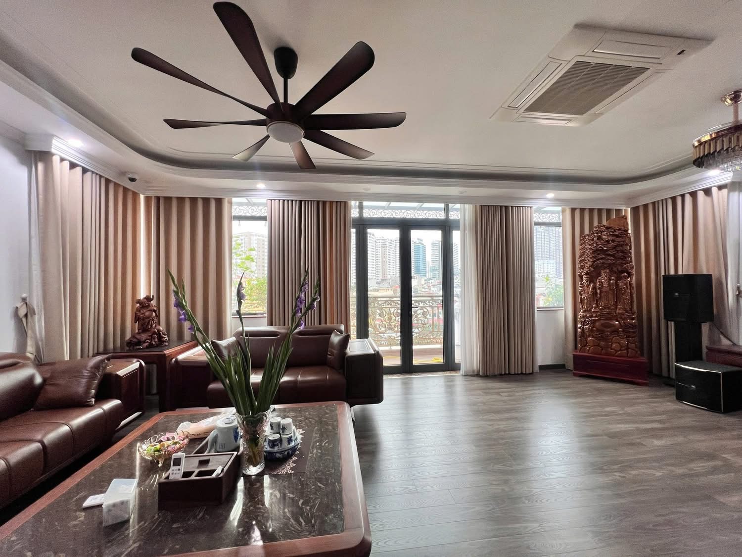 NHÀ HIẾM- PHÂN LÔ- VỊ TRÍ ĐẸP- NGÕ THÔNG- SÁT PHỐ- VỈA HÈ- Ô TÔ TRÁNH- PHỐ TRẦN KIM XUYẾN.