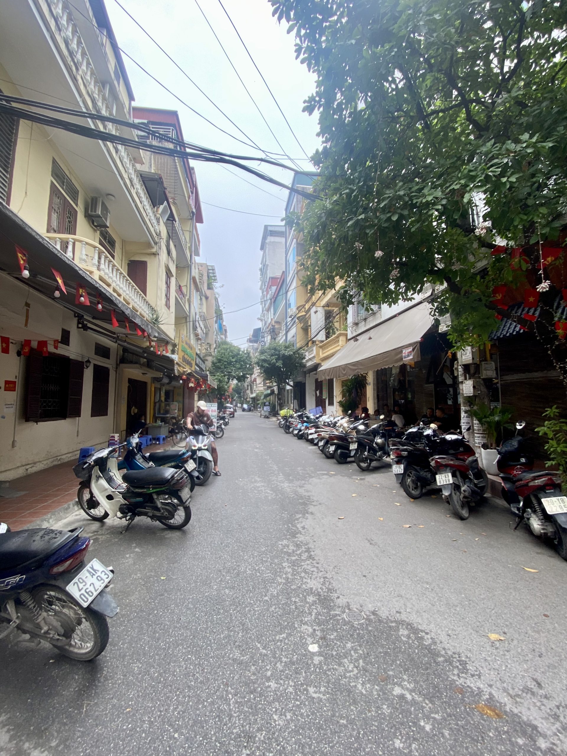 Phân Lô Cầu Giấy, Ô tô Tránh Đỗ, Vỉa Hè, Kinh Doanh - 43m2 Sổ Vuông