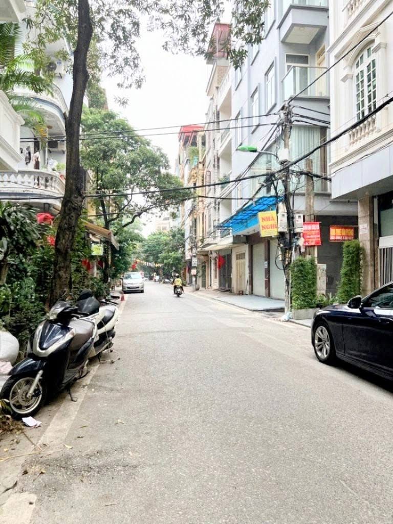 Nhà Đẹp Cầu Giấy, Thang Máy, Vỉa Hè - Ô tô Tránh, Kinh Doanh