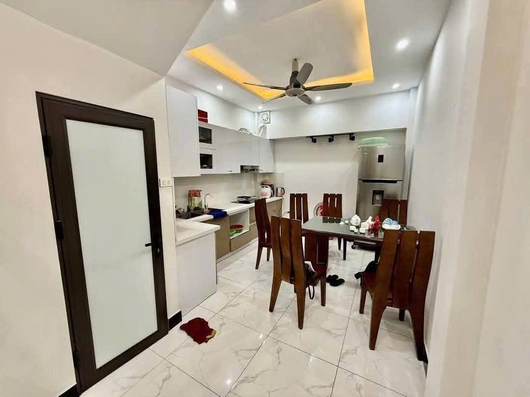 CHÍNH CHỦ BÁN - NHÀ ĐẸP - ĐÀO TẤN - NGÕ THÔNG THOÁNG - Ở SƯỚNG - KINH DOANH - GIÁ 10.6 TỶ Dt 45m x 5t mt 4.5m...