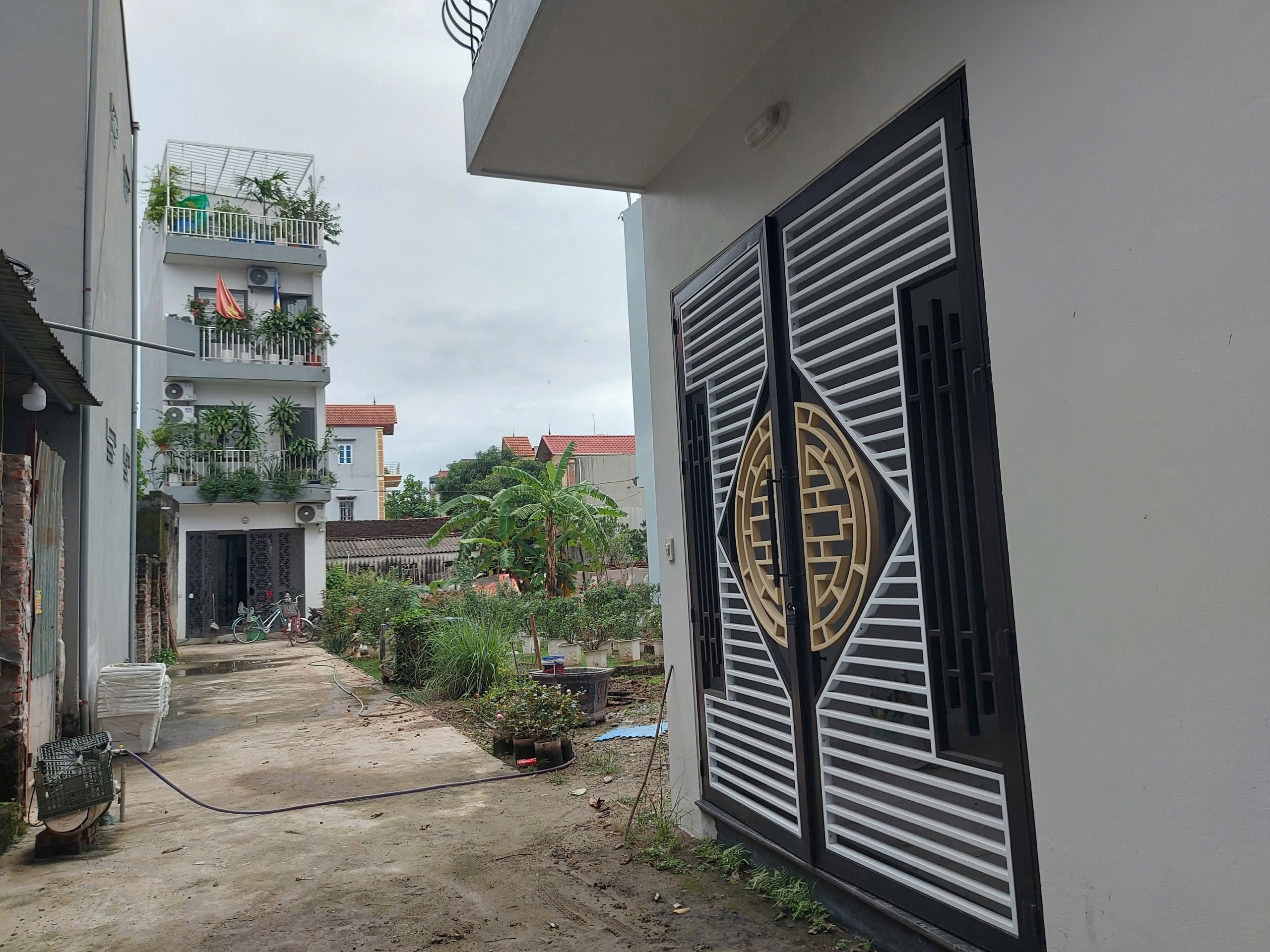 BÁN NHÀ - YÊN NHÂN - MÊ LINH - NHÀ ĐẸP MỚI KOONG- LÔ GÓC 3 THOÁNG - 65M² NHỎ 3.9 TỈ