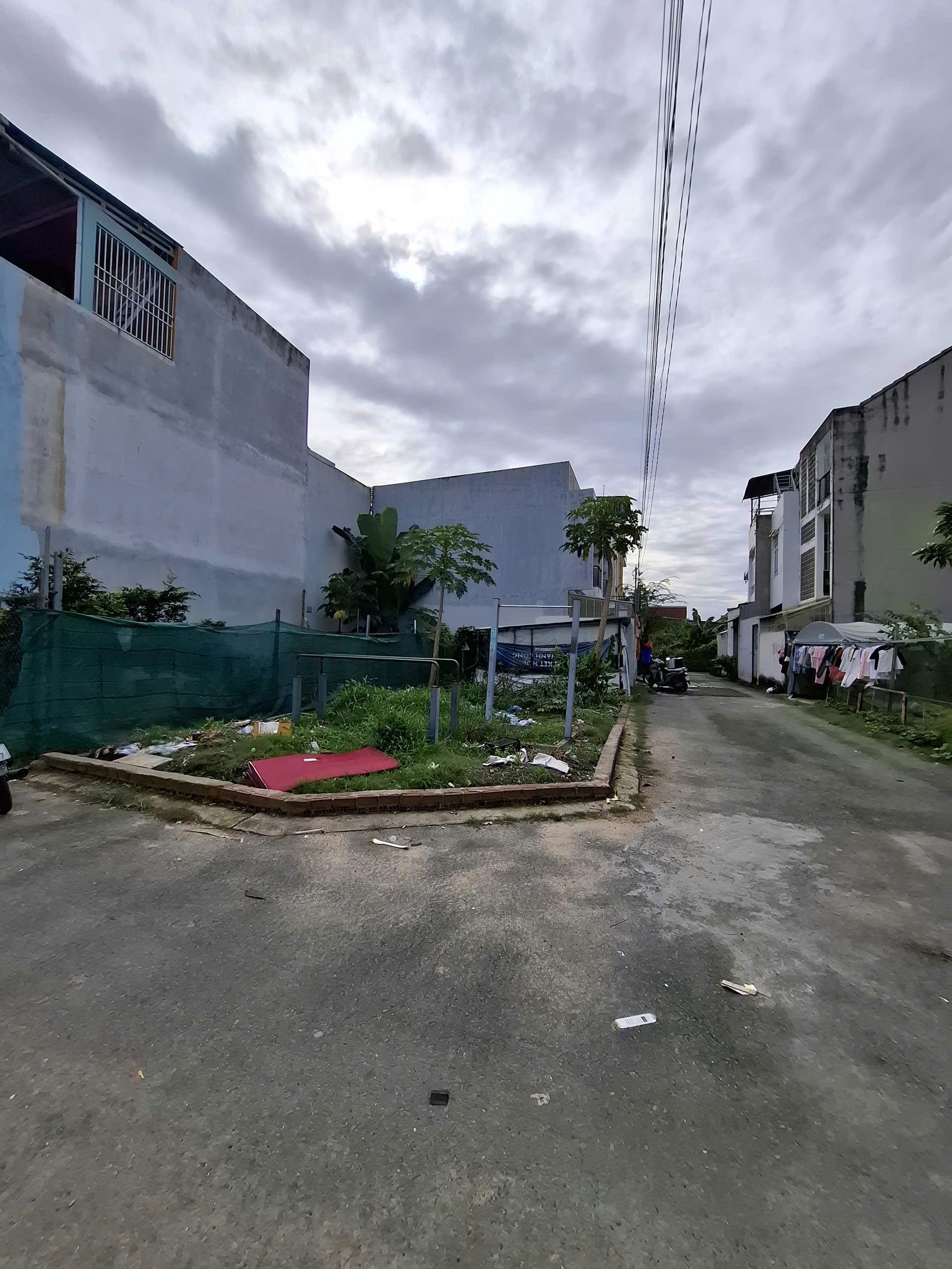 Bán đất 2 mặt hẻm ô tô đường 7 Long Trường Q9 giá 3,7 tỷ