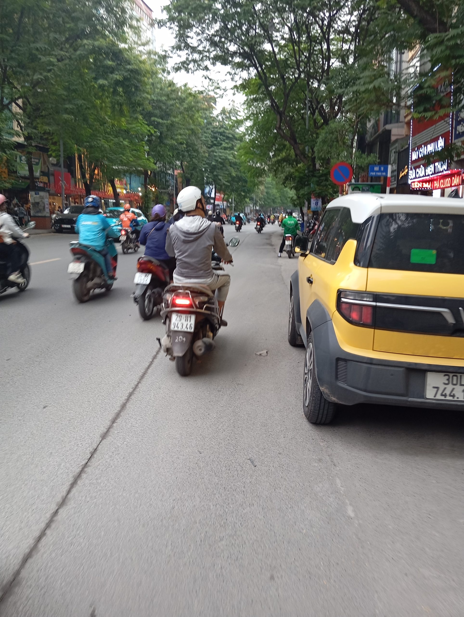 NHÀ PHỐ QUẬN THANH XUÂN Ô TÔ VÀO NHÀ 50 M 5 TẦNG NHỈNH 17 TỶ