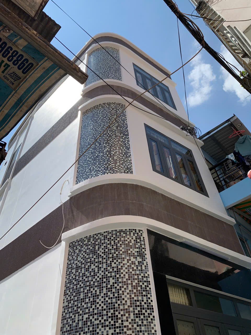 Siêu Phẩm Căn Góc Đường Lý Thái Tổ Quận 10 - Hẻm 3G Thông - 30m² - 4PN - Chỉ Hơn 5 Tỷ Sổ Hồng Riêng - Hoàn Công Đủ - Không Lộ Giới Nhà Còn Khá Mới Ở Ngay