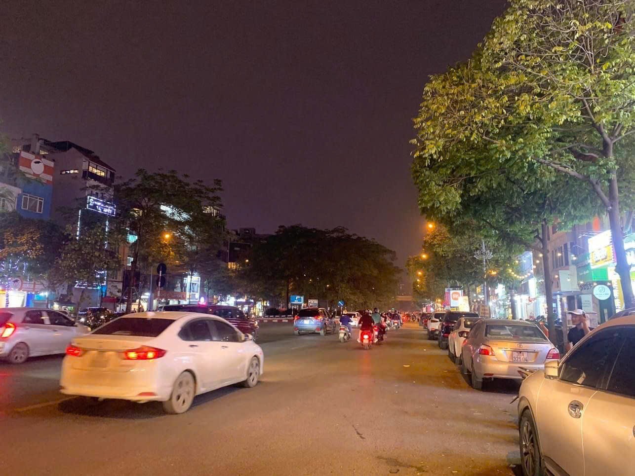 Bán nhà mặt phố Thanh Nhàn, DT 58m2, 5 tầng, mặt tiền 3.9m giá 36 tỷ