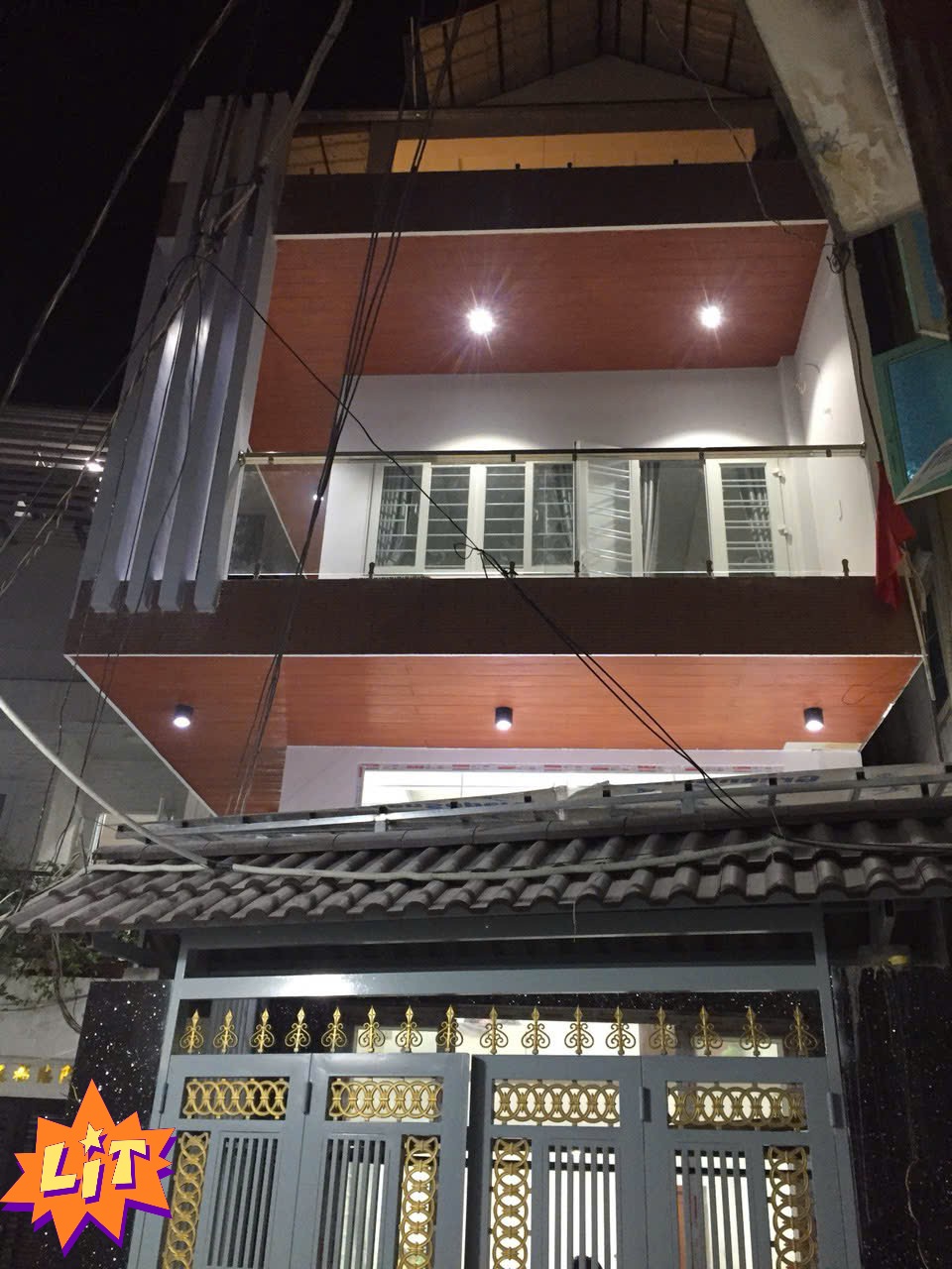 Bán Nhà Quận 5 - Sau Căn Mặt Tiền - 4 Tầng - Có Phòng Ngủ Tầng Trệt - Chỉ 9,3 Tỷ Nhà Nở Hậu 5,1m Dài 15m - 7PN - 8WC