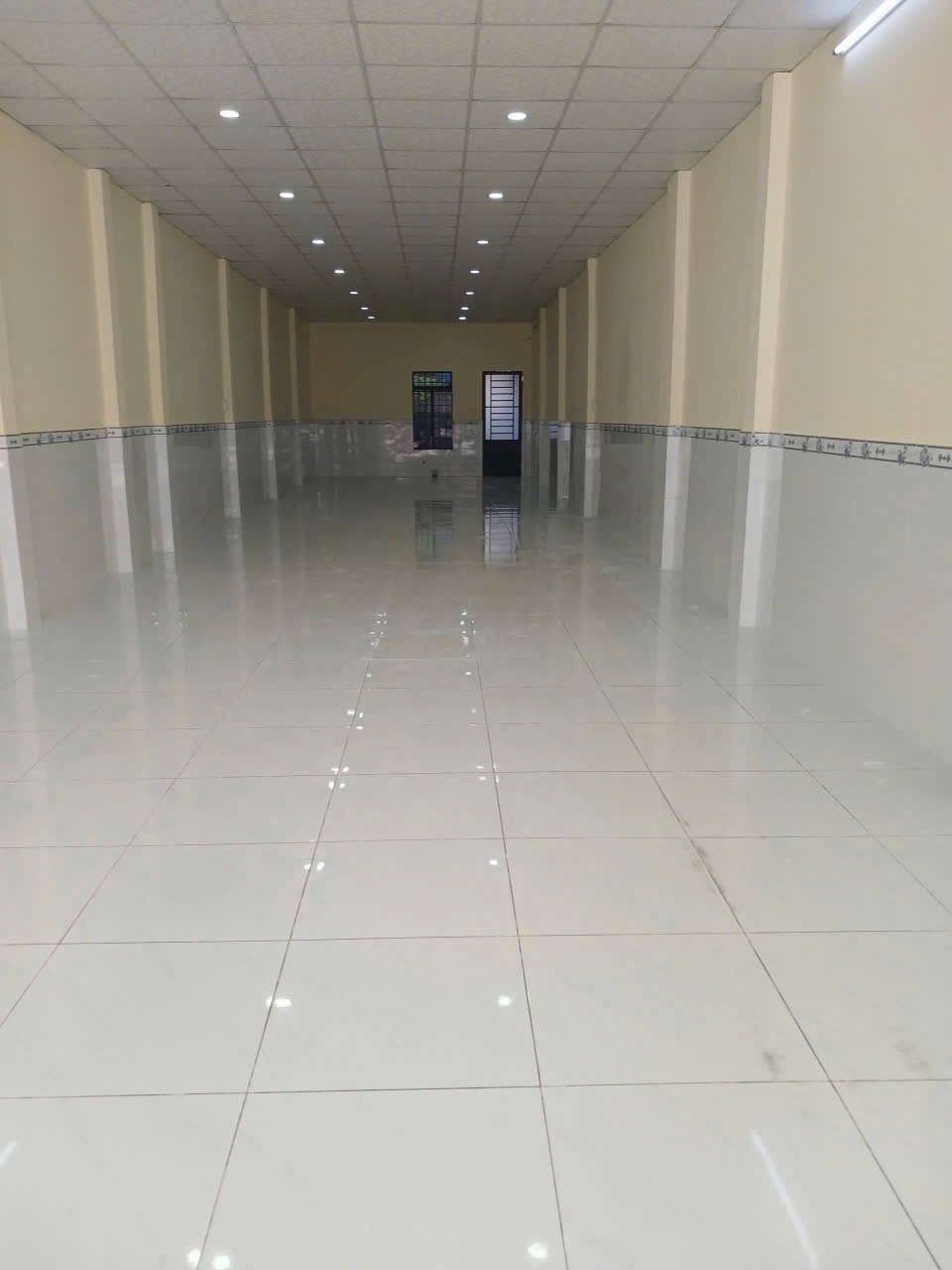 Cho thuê nhà MTKD TRẦN THỊ NĂM 18tr Trung Mỹ Tây