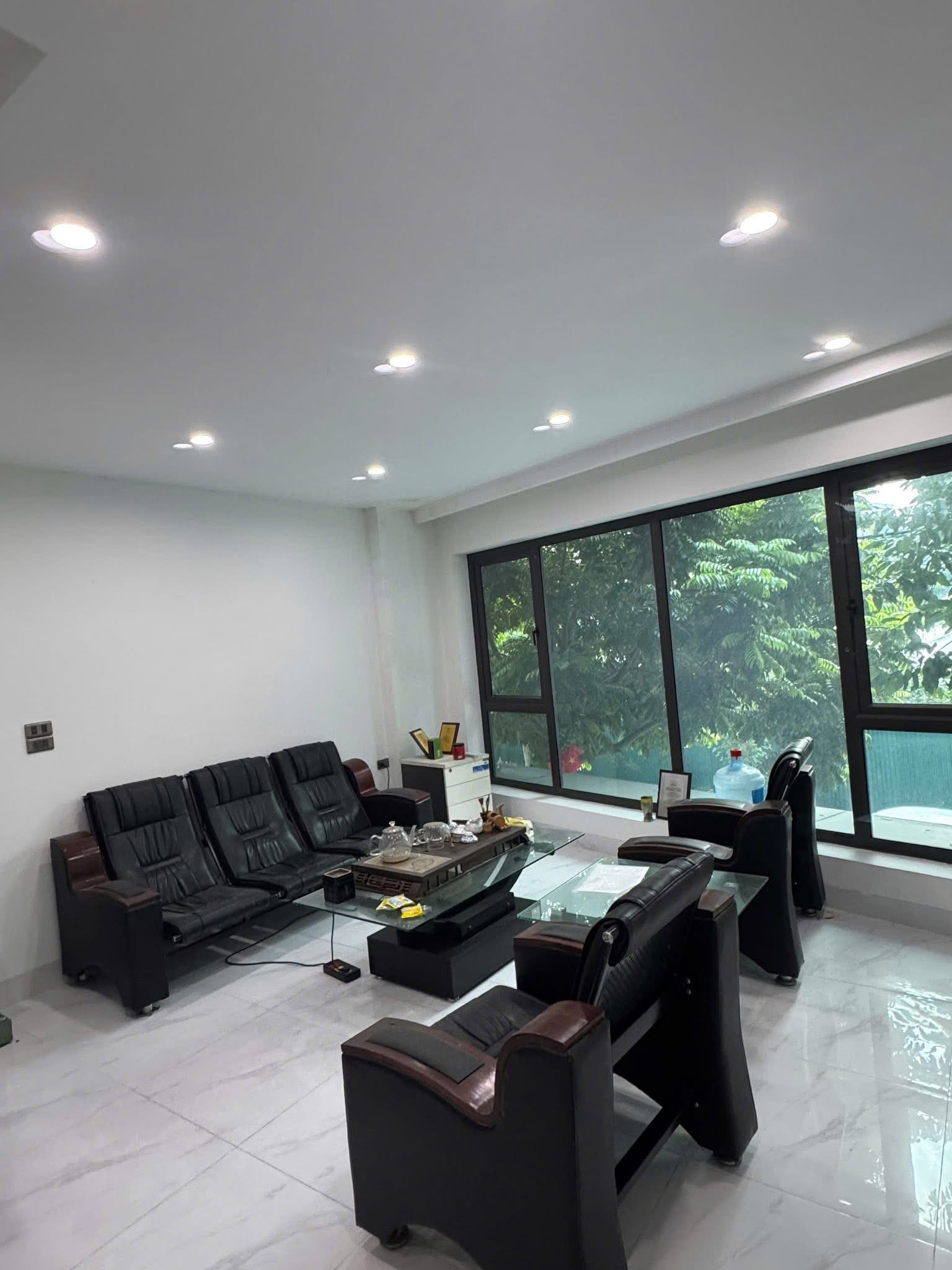 CHỦ NHÀ THÂN THIỆN BÁN NHÀ CHÙA BỘC 42 m2 x7 tầng thang máy mặt tiền 4 m GIÁ 33 tỷ