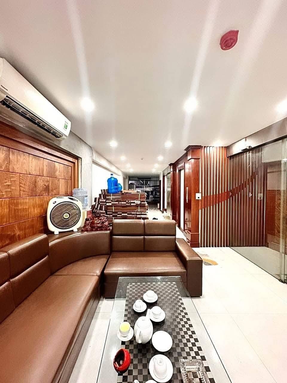 BÁN NHANH NHÀ VÕ THỊ SÁU 63 m2 x3 tầng MT 6 m giá 10 tỷ