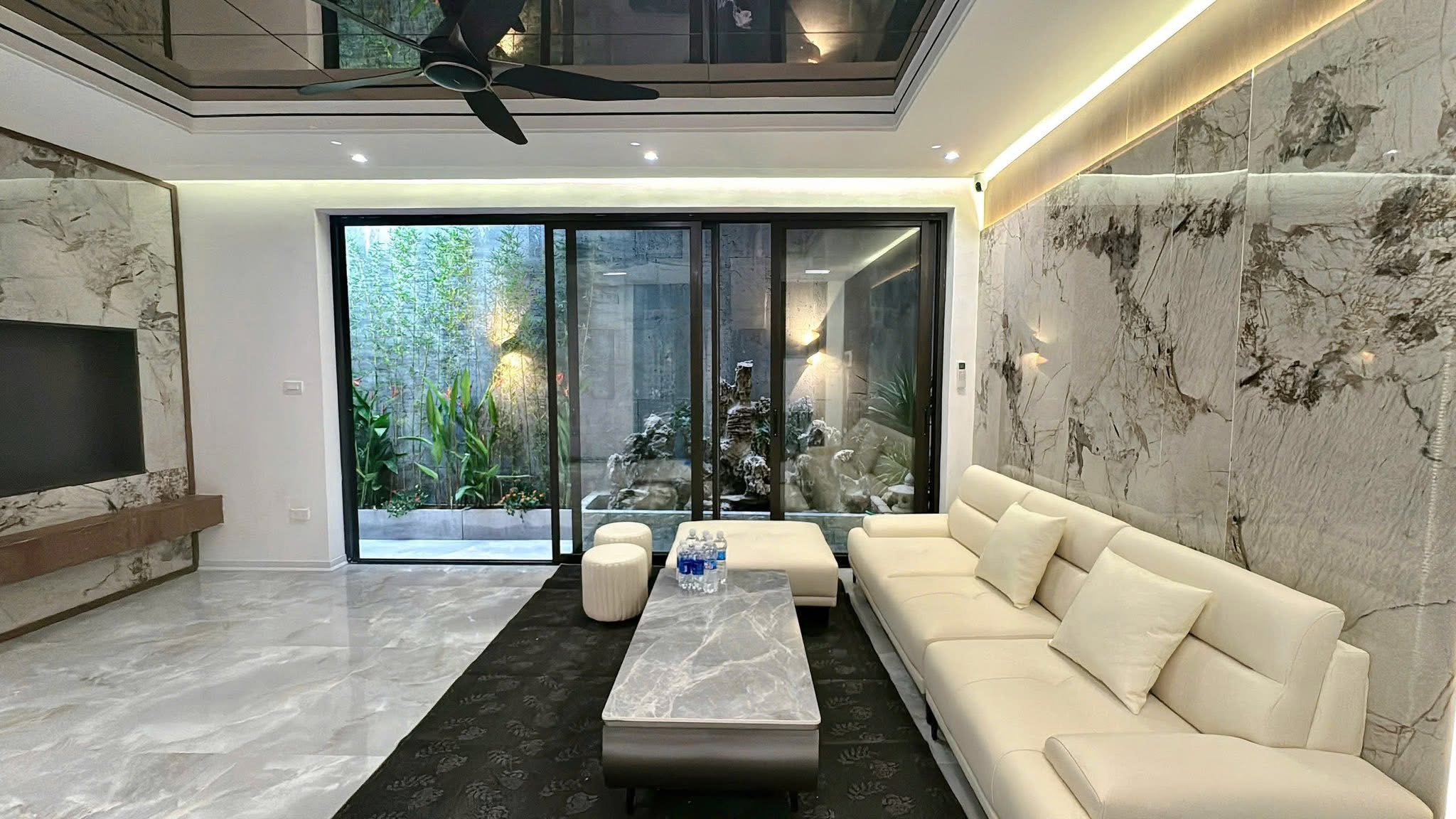 CẦN BÁN GẤP NHÀ THANH XUÂN NHÀ MỚI DIỆN TÍCH 50m 6 TẦNG THANG MÁY GIÁ : 15.8 Tỷ