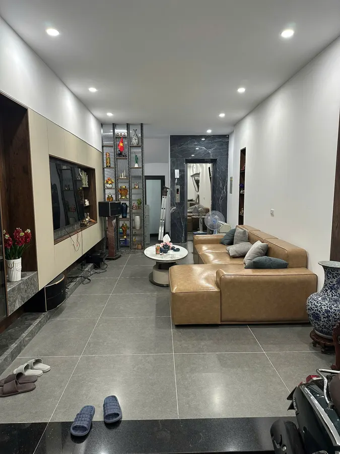 BÁN NHÀ PHỐ ÂU CƠ THÔNG PHỐ TỨ LIÊN - Ô TÔ ĐỖ CỬA - THÔNG SỐ LÝ TƯỞNG - 7 THANG MÁY - XÂY MỚI .